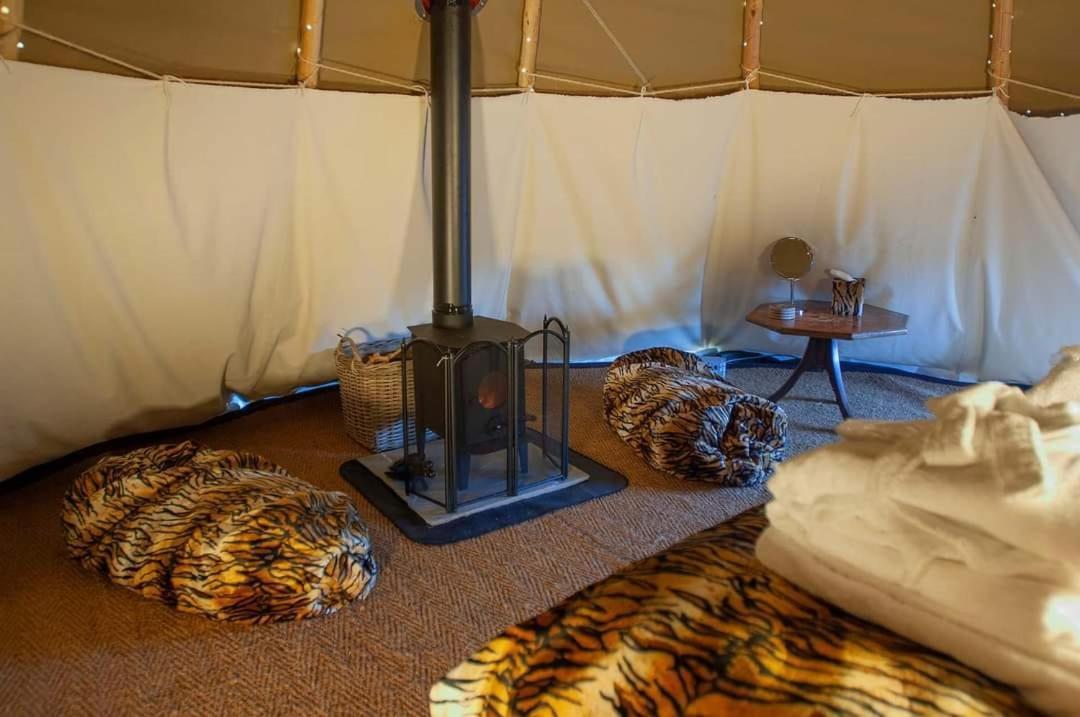 Thirkleby Burtree House & Retreats Tipi With Secluded Hot Tub酒店 外观 照片