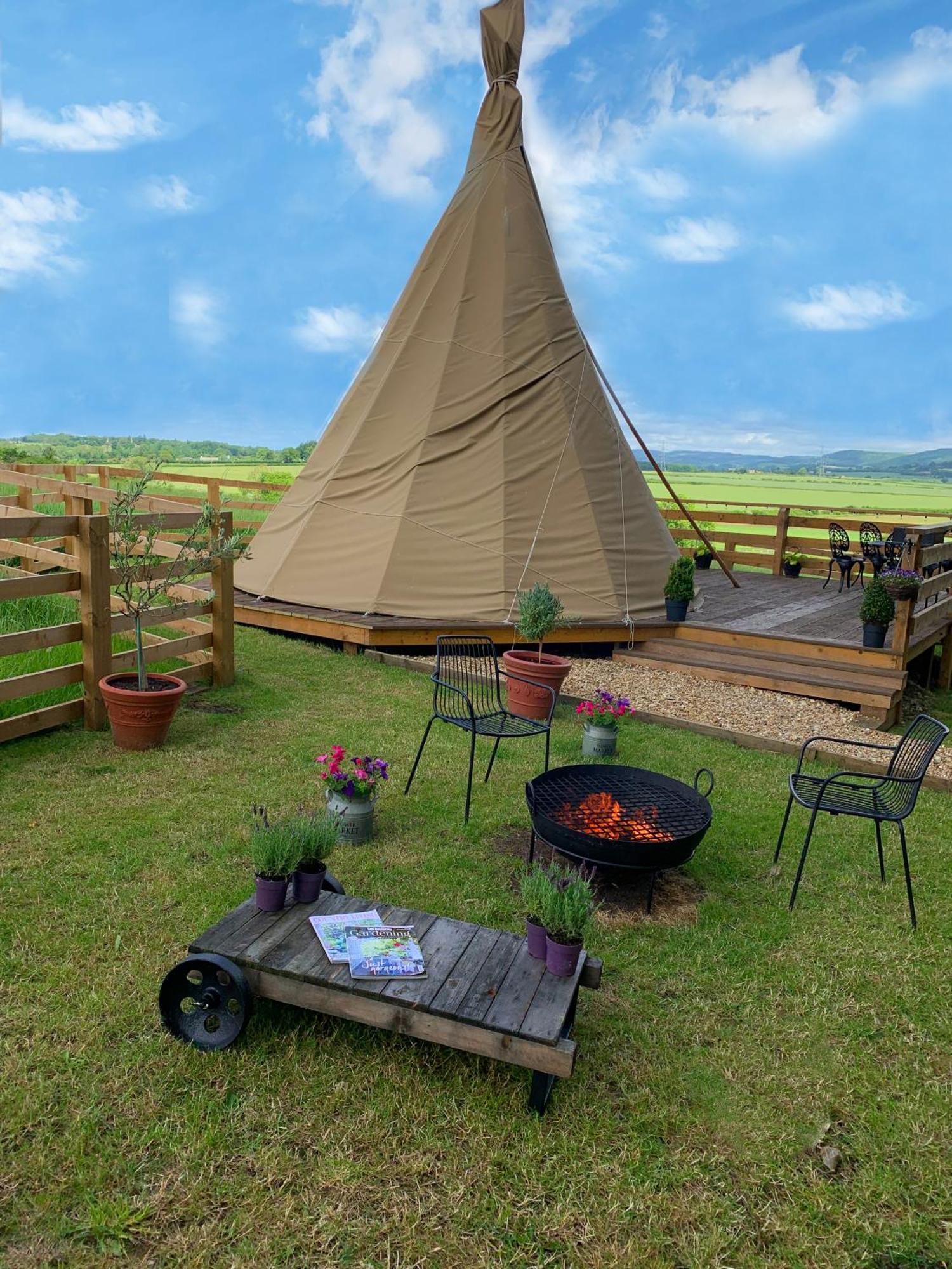 Thirkleby Burtree House & Retreats Tipi With Secluded Hot Tub酒店 外观 照片